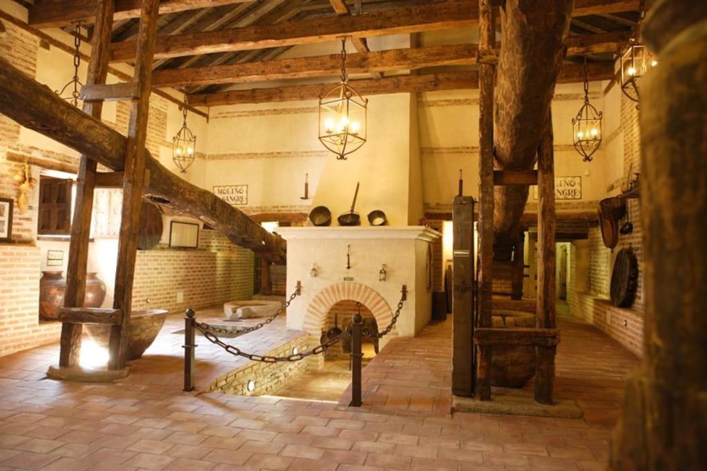 Holiday home Museum La Almazara De 11th Century Alcabon